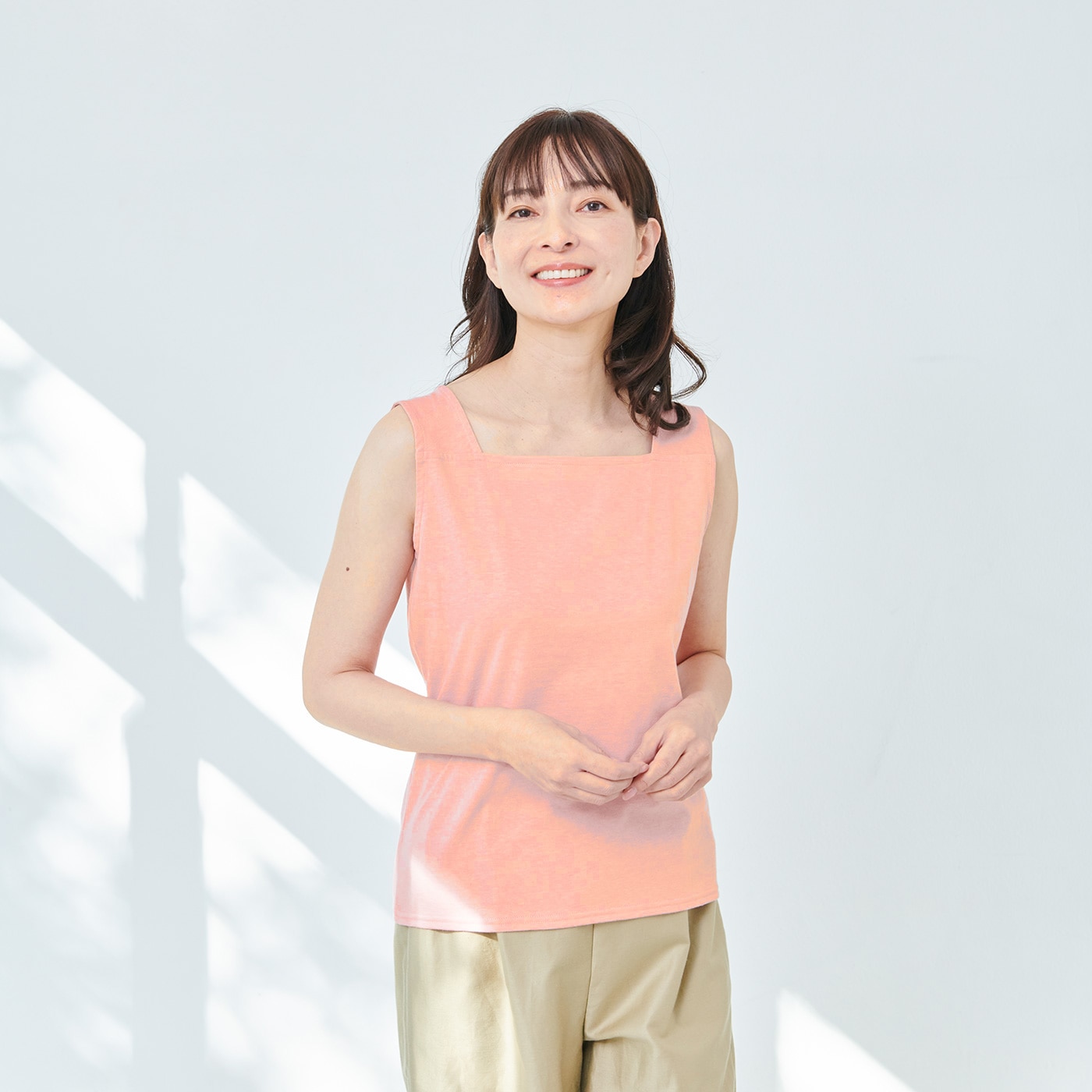 淑女のタンクトップ